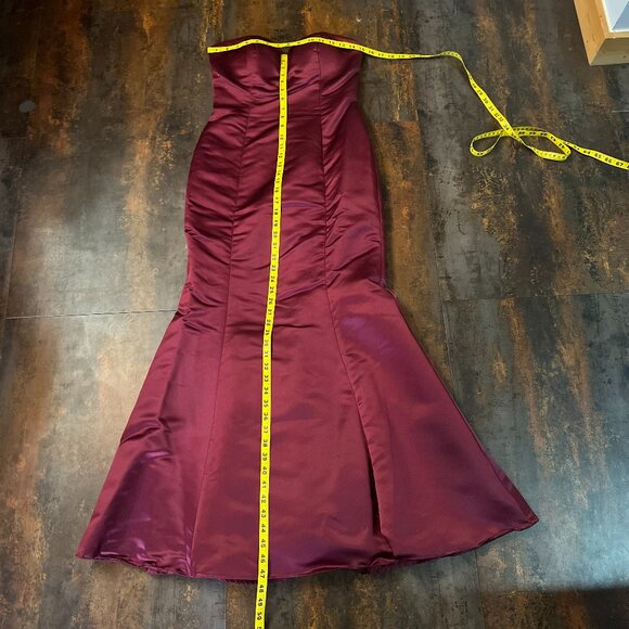 Bill Levkoff Lined Strapless Bridesmaid/Prom Gown in Wine, Size 2 - Picture 5 of 11